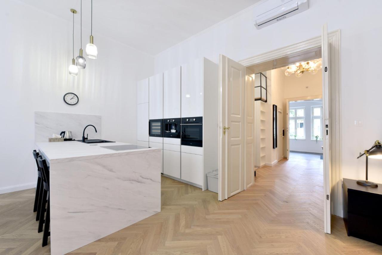 Apartman S Balkonom Тренчин Экстерьер фото