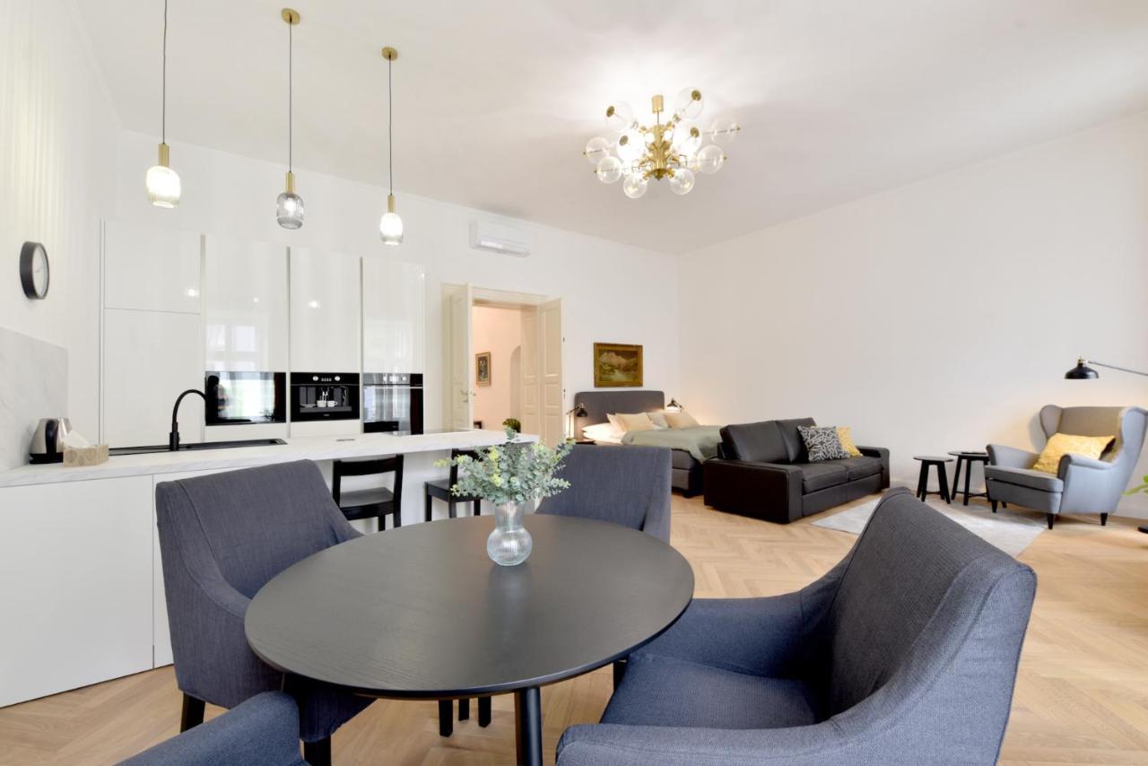 Apartman S Balkonom Тренчин Экстерьер фото
