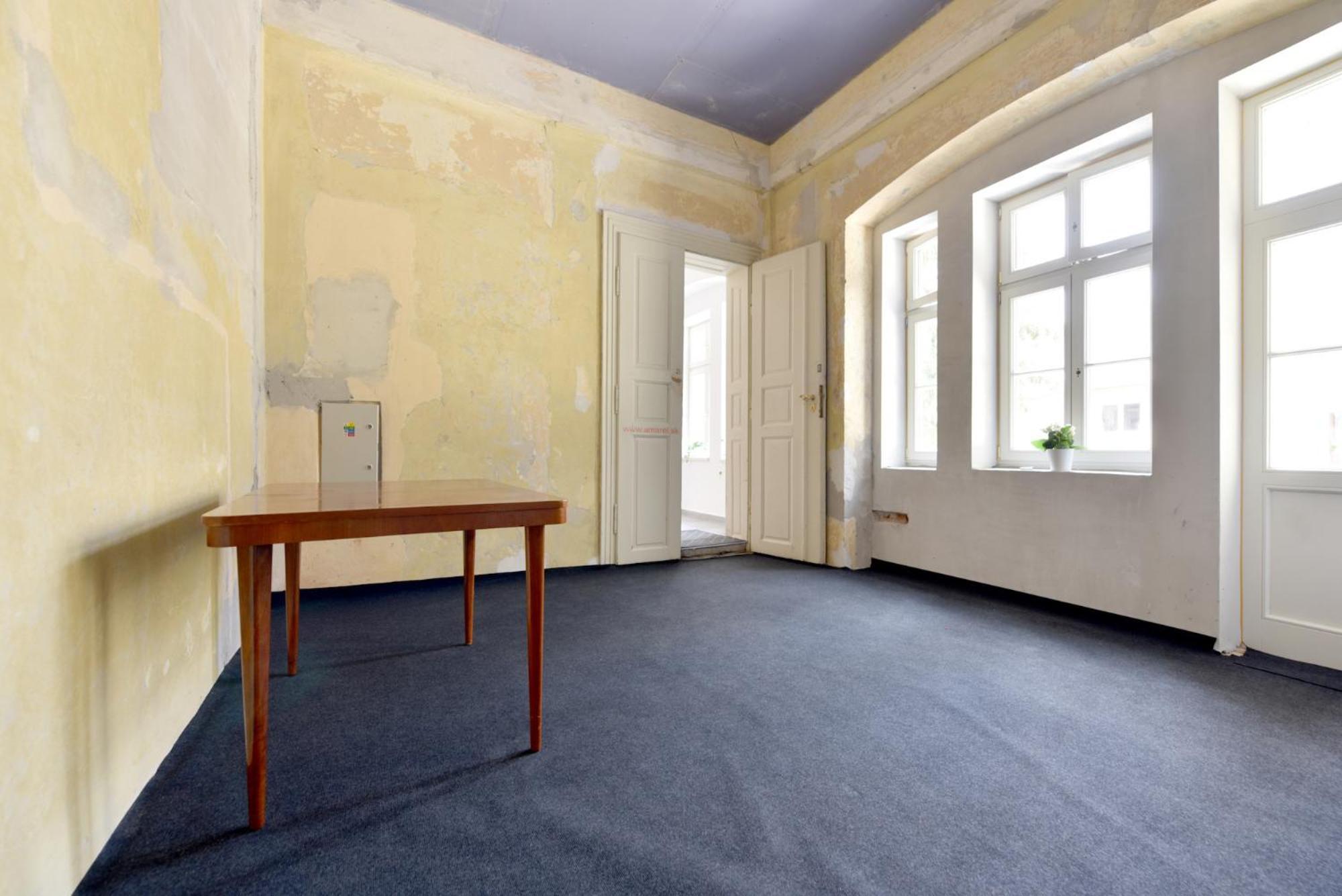 Apartman S Balkonom Тренчин Экстерьер фото
